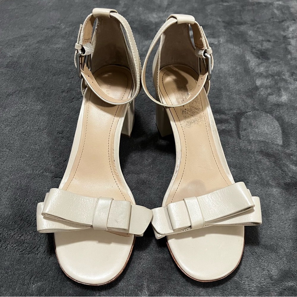 Pour La Victoire Chunky Heel Bow Dress Sandals Ivory Leather Buckle Woman’s Sz 8